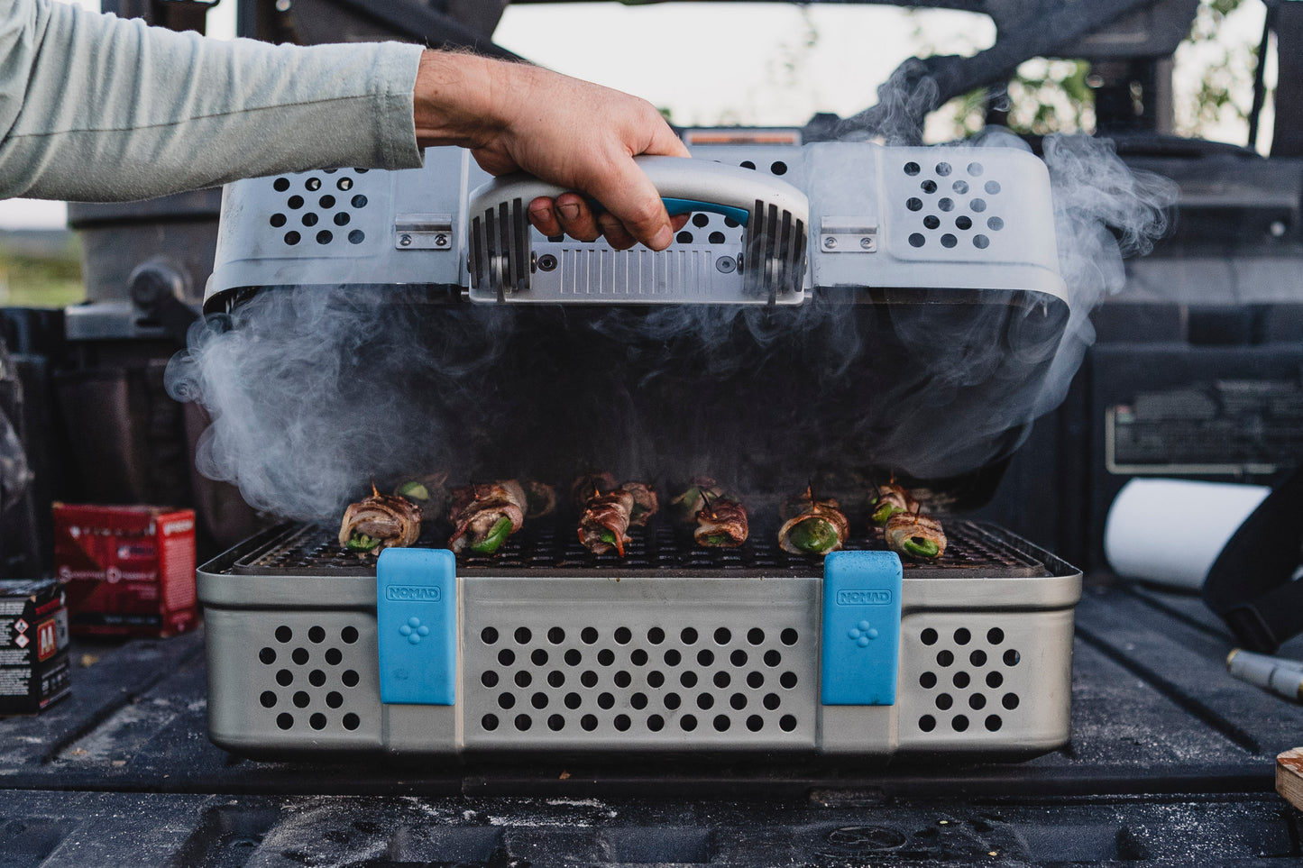 NOMAD Grill & Smoker