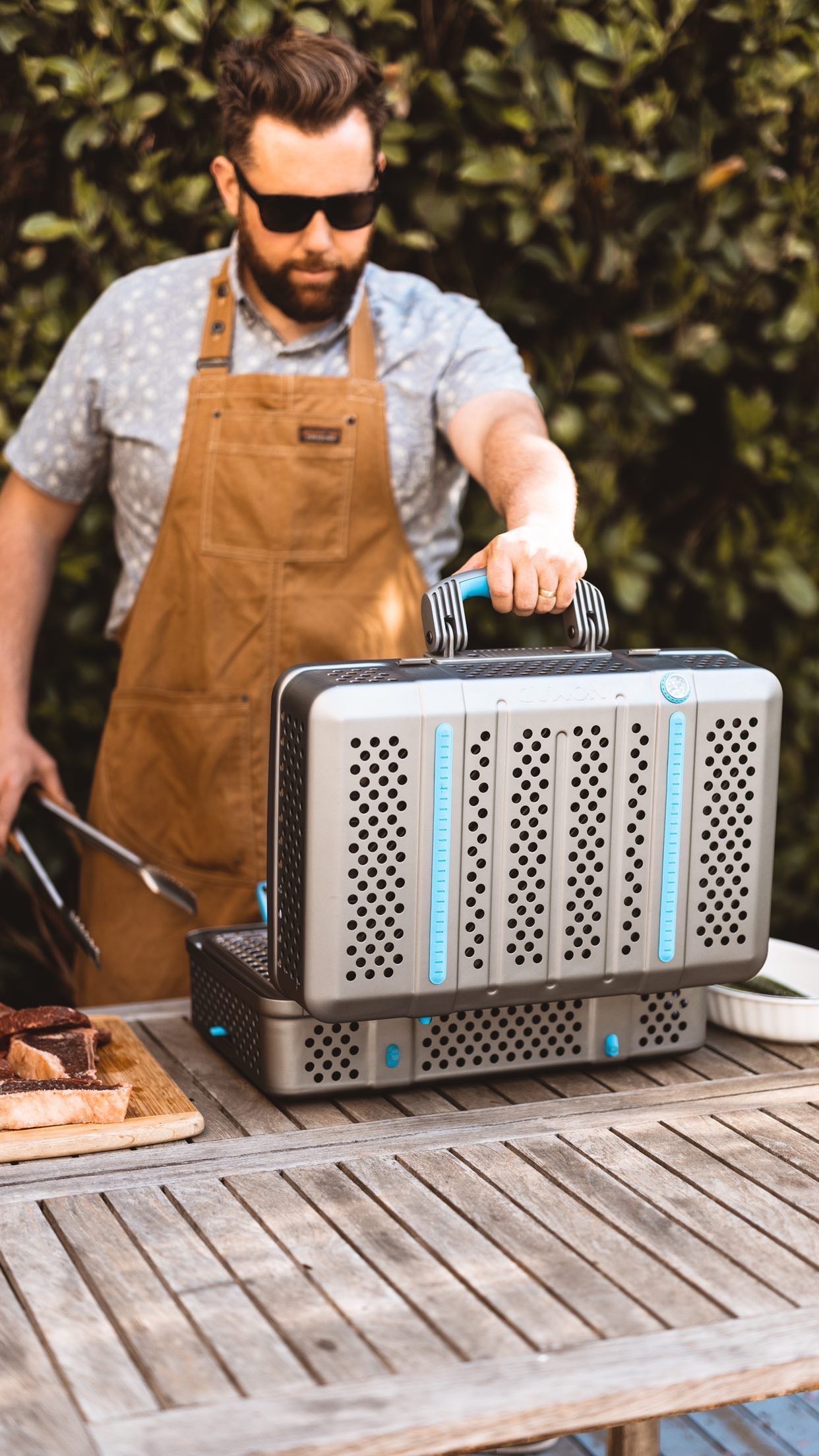 NOMAD Grill & Smoker