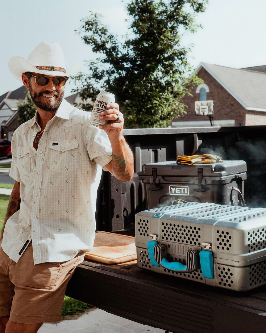 NOMAD Grill & Smoker