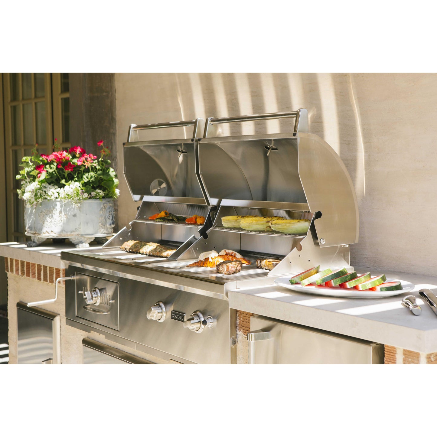 Coyote 50in Built-In Hybrid Grill C1HY50NG