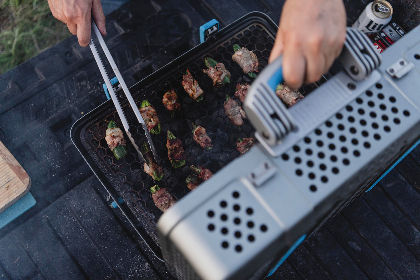 NOMAD Grill & Smoker