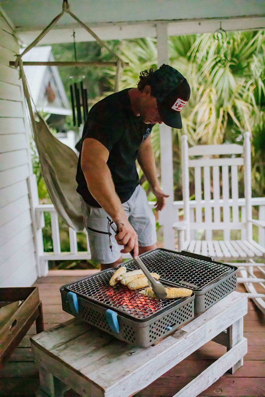 NOMAD Grill & Smoker