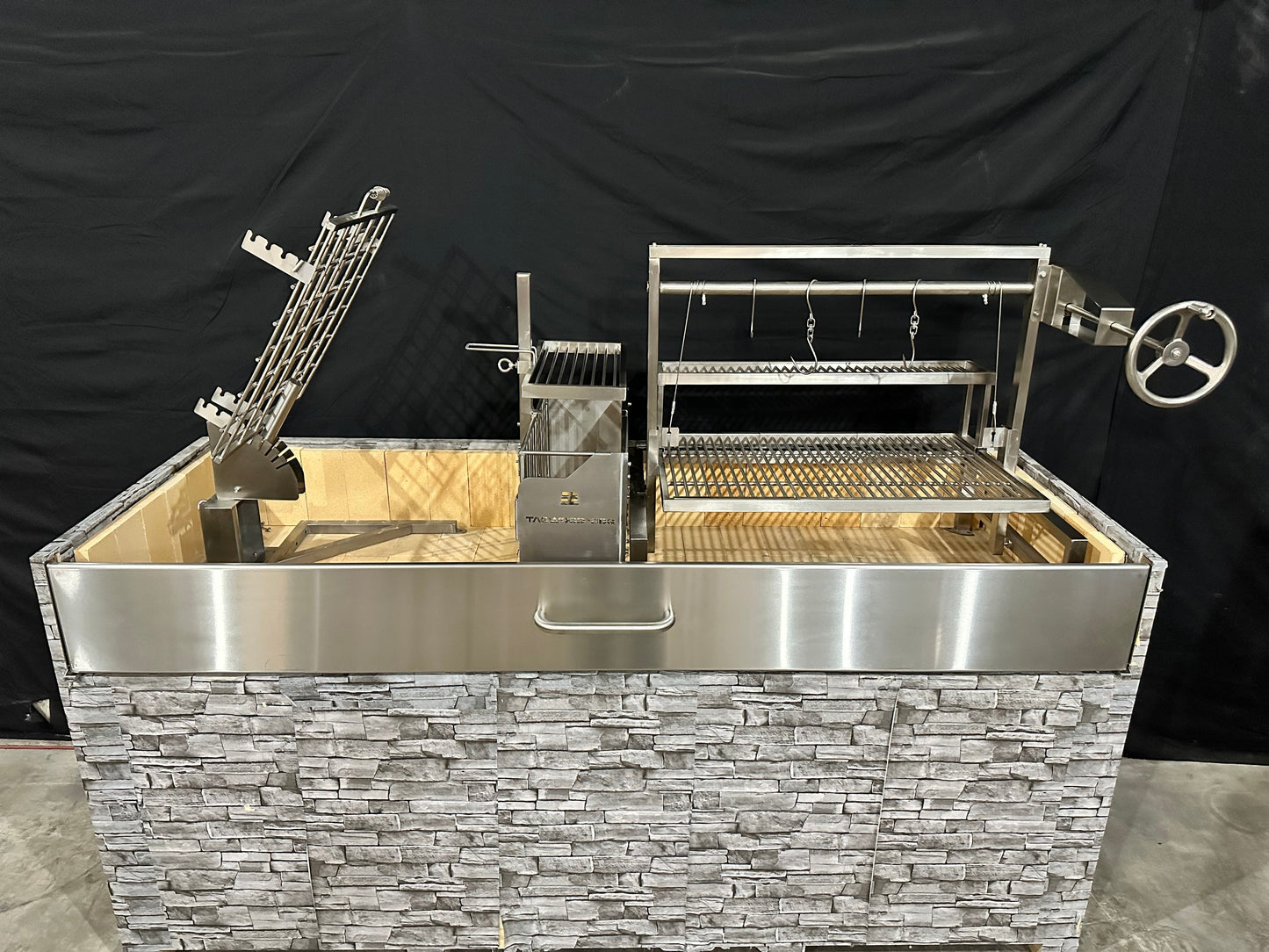Tagwood BBQ Insert Style Argentine Santa Maria Wood Fire & Charcoal Gaucho Grill without firebricks | BBQ09SS --
