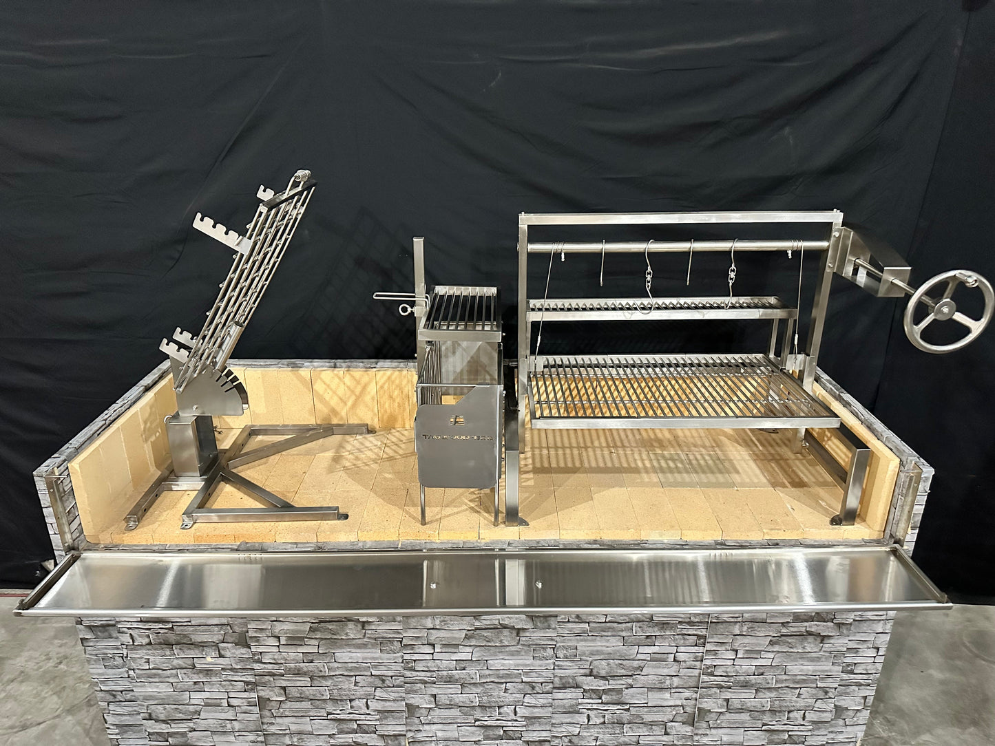 Tagwood BBQ Insert Style Argentine Santa Maria Wood Fire & Charcoal Gaucho Grill without firebricks | BBQ09SS --