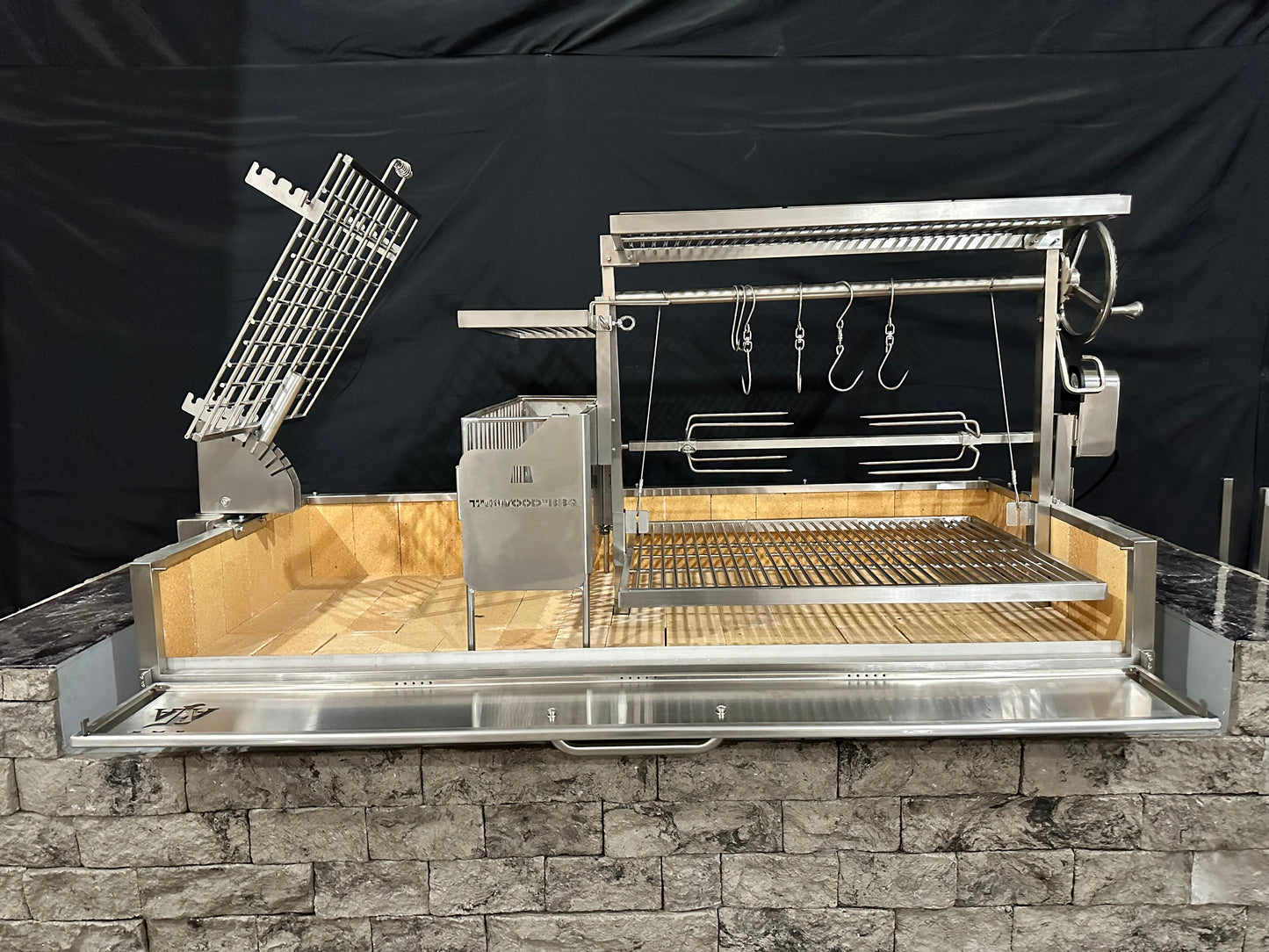 Tagwood BBQ Argentine Santa Maria Wood Fire & Charcoal Gaucho Grill | BBQ28SS
