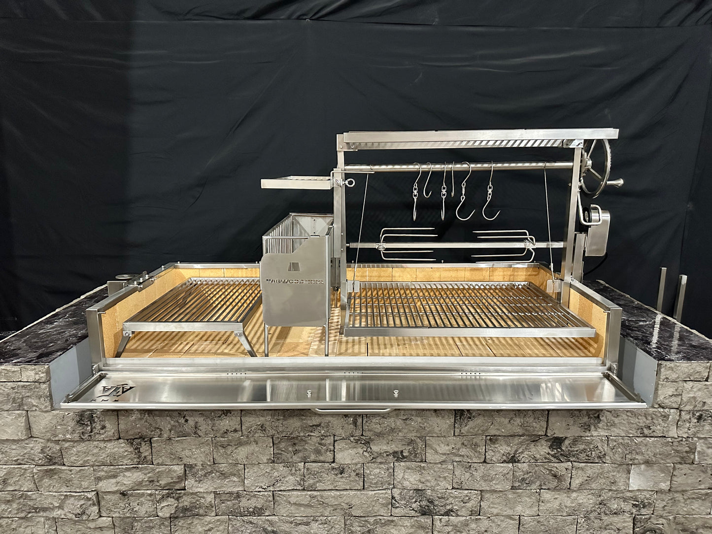 Tagwood BBQ Argentine Santa Maria Wood Fire & Charcoal Gaucho Grill | BBQ28SS