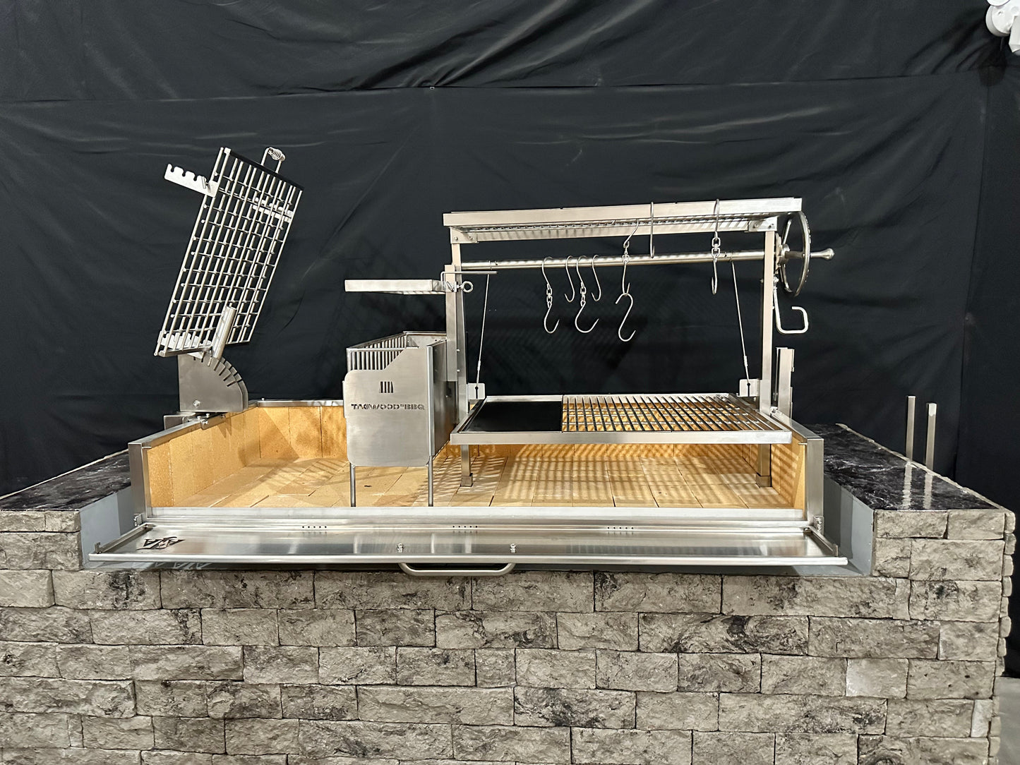 Tagwood BBQ Argentine Santa Maria Wood Fire & Charcoal Gaucho Grill | BBQ28SS