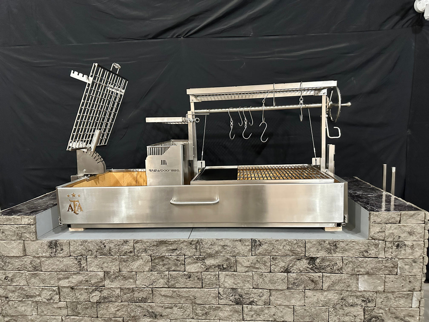 Tagwood BBQ Argentine Santa Maria Wood Fire & Charcoal Gaucho Grill | BBQ28SS