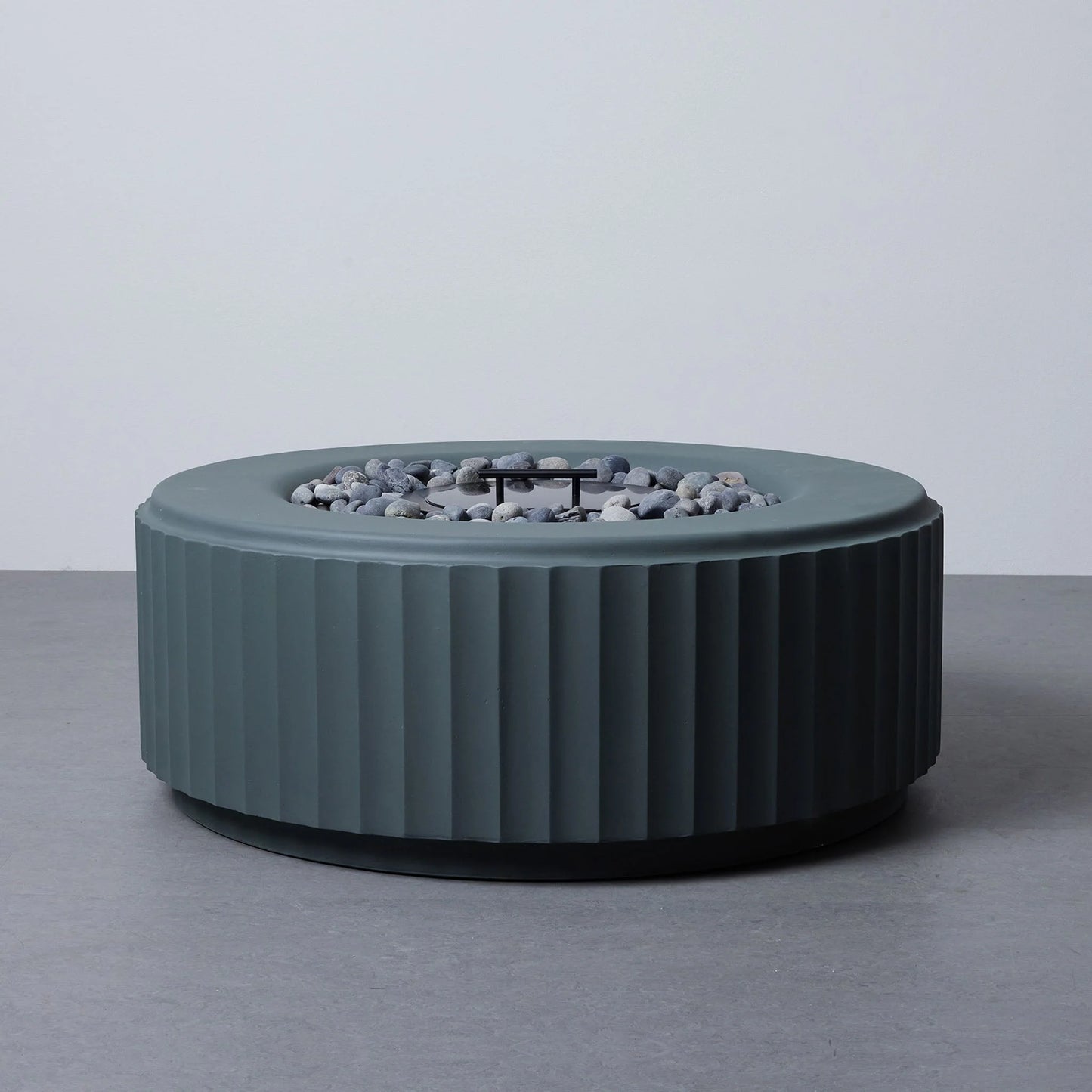 Amani Round Bioethanol Fluted Fire PIt