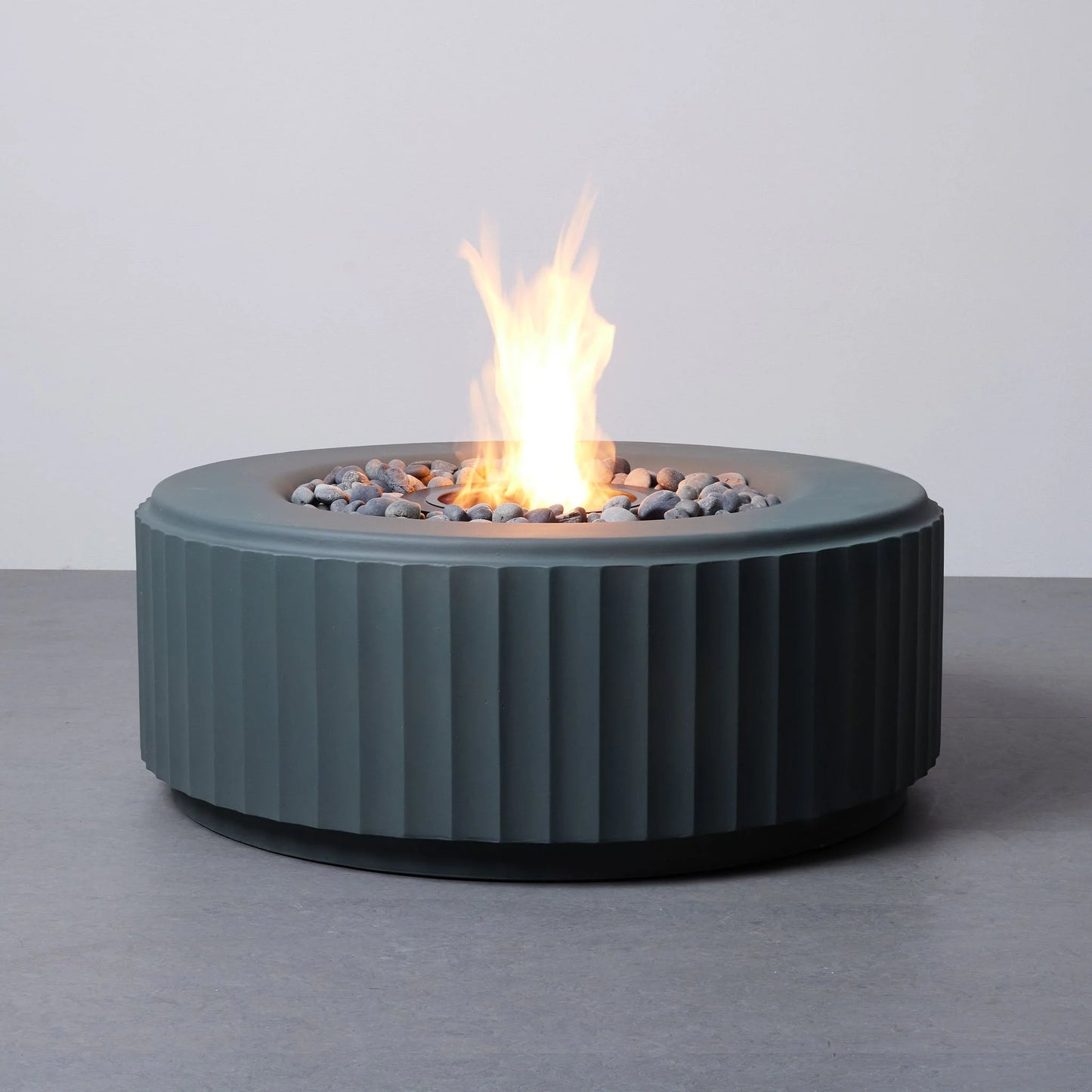 Amani Round Bioethanol Fluted Fire PIt